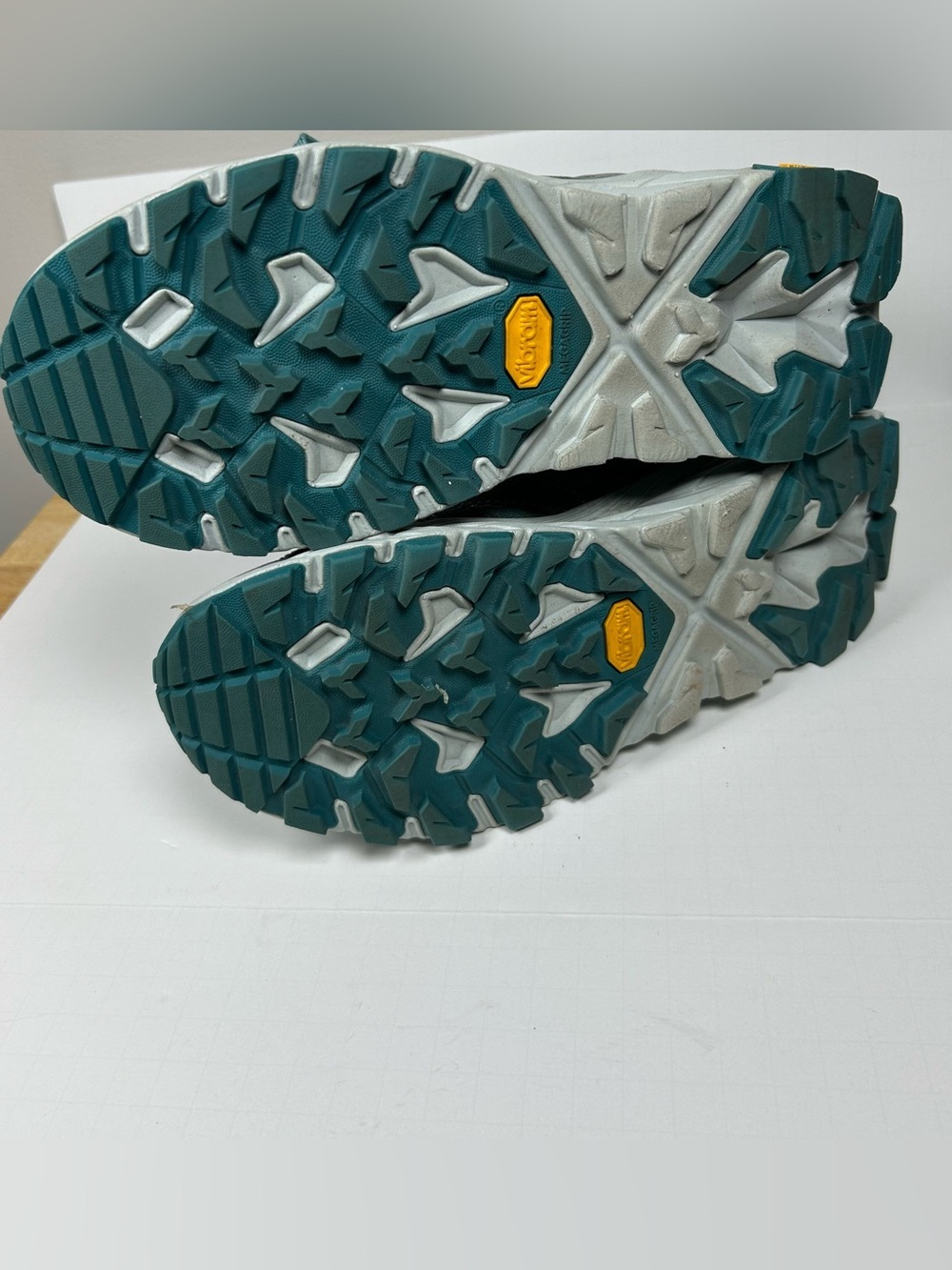 HOKA Women's Anacapa Breeze Mid hiking boots in the Trellis/Mist Green colorway - Picture 7 of 11